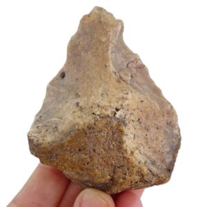 Bifaz de sílex con talón natural conservado