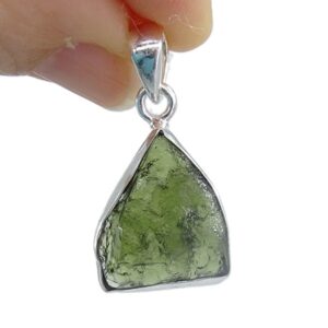 Colgante de moldavita