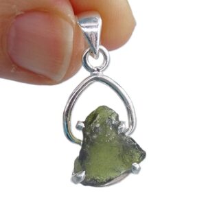 Colgante de moldavita
